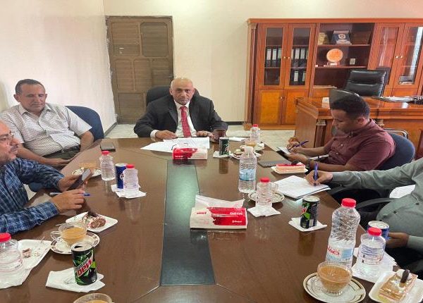 جامعة عدن تبحث آفاق التعاون المشترك مع مؤسسة آفاق شبابية